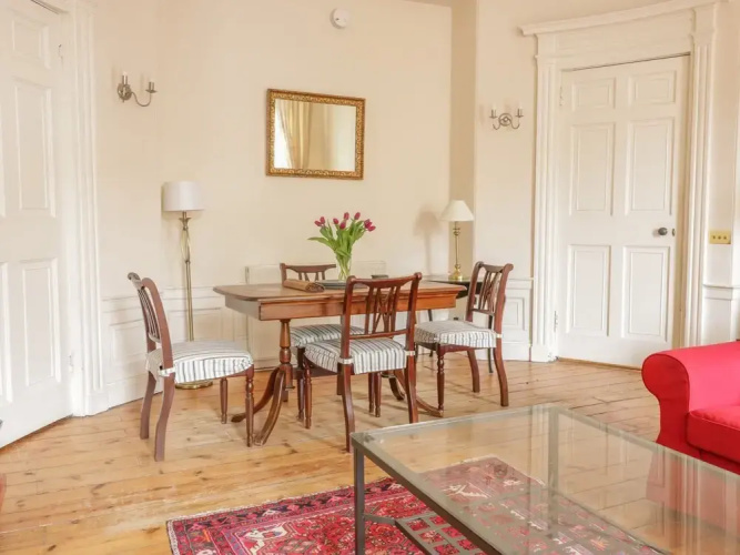 3 Lynedoch Place