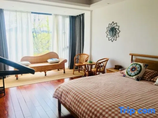 6 Bedrooms Suite