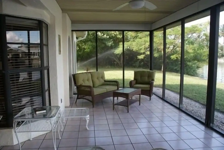 4 Bedrooms Cottage with canal view
