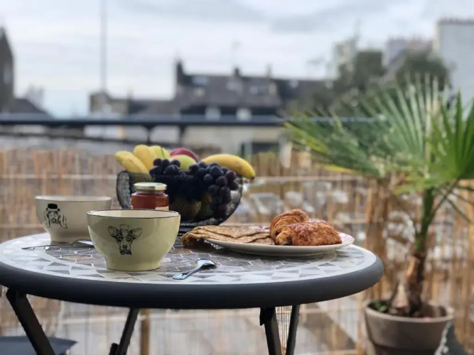 Appartement centre-ville avec terrasse RUSTIQUE
