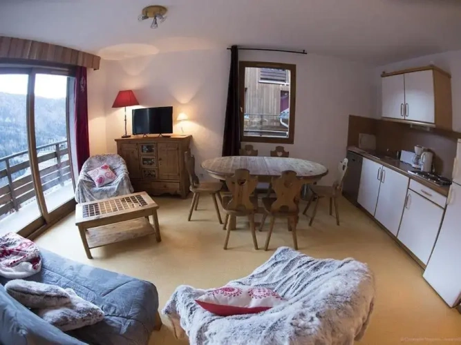 3 Bedrooms Chalet