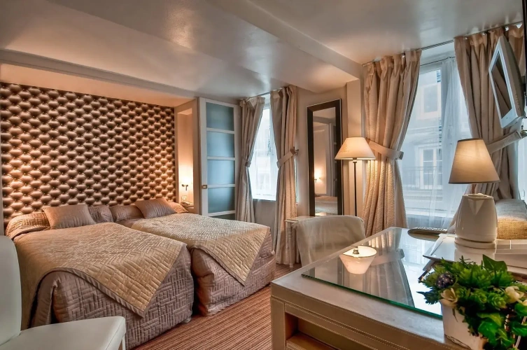 Standard Triple room