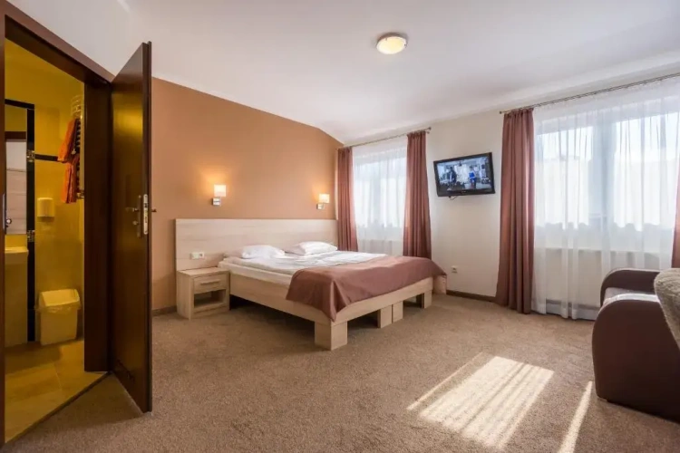 Standard Triple room
