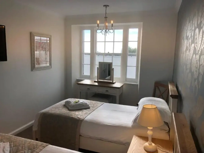 Standard Twin room with city view