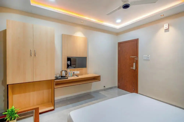 Hotel Clover Inn by Onyx Group