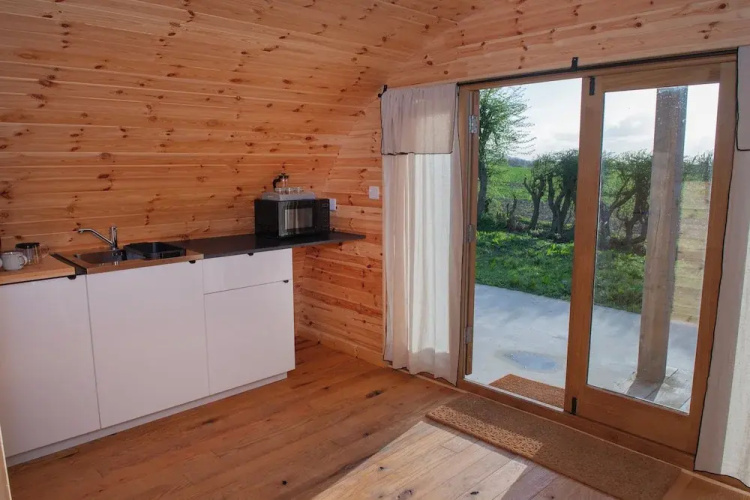 Glamping Pod 5 Shelter