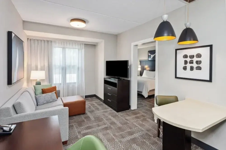 1 Bedroom Suite