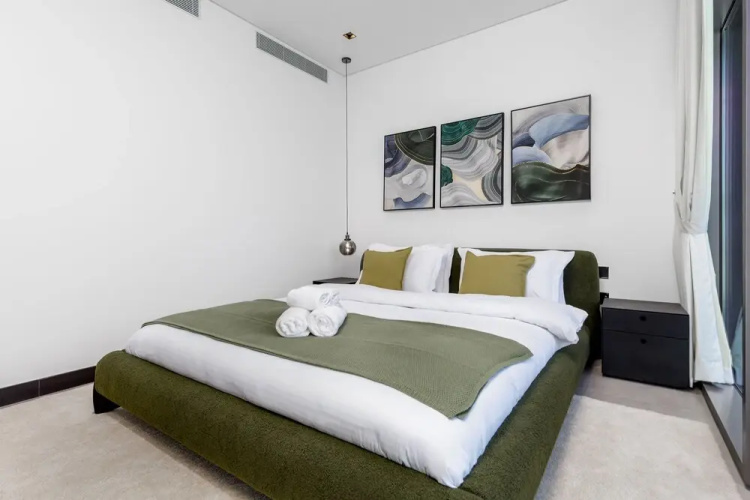 Waves - Urban Retreat Waterfront Elegance at 15 Northside