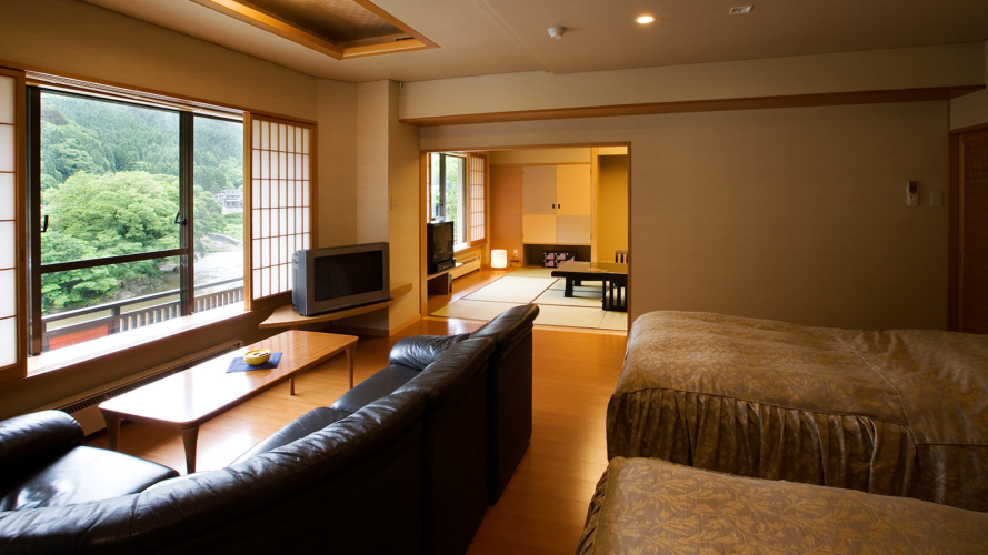Suite with river view