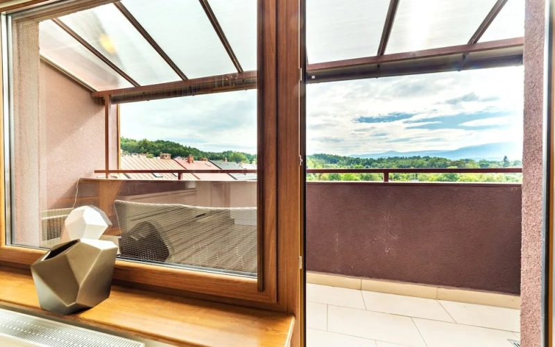 Apartment with balcony