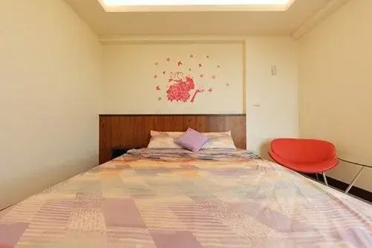 Round Bed