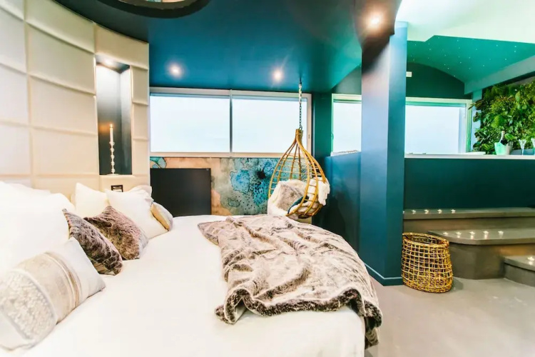 Parenthese Concept Room