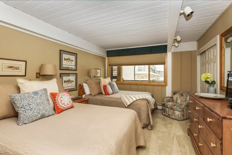 Stonebridge Condominiums