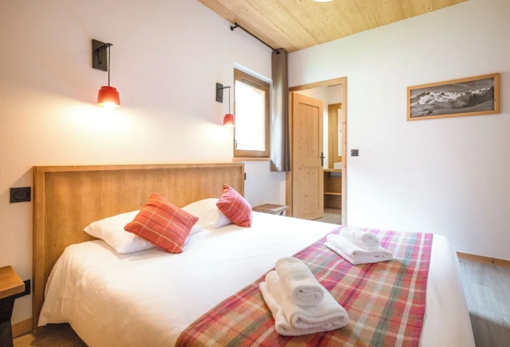 3 Bedrooms Comfort Apartment with balcony and with mountain view