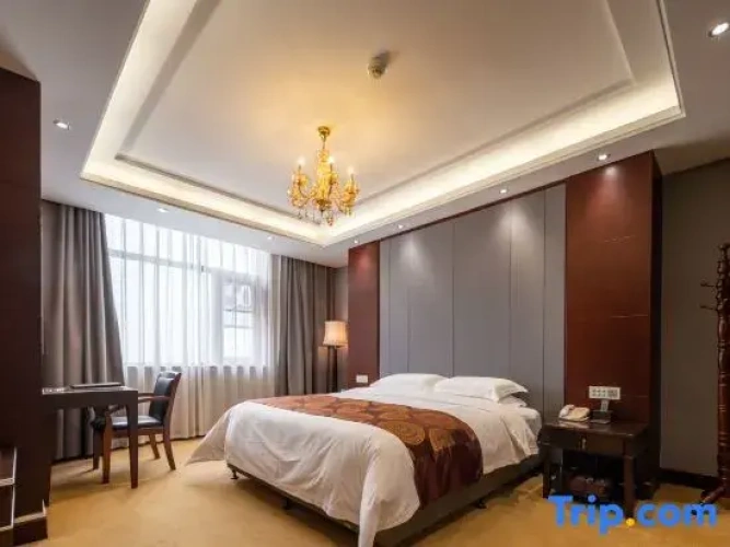 Deluxe Suite