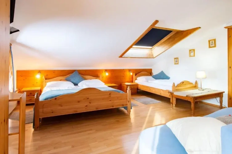 Standard Triple room with balcony
