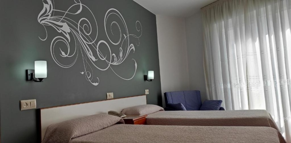Standard Twin room with balcony