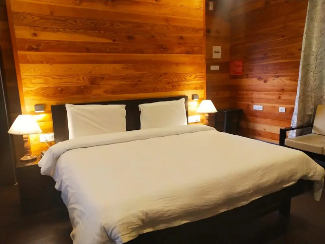 Le Roi Floating Huts & Eco Rooms