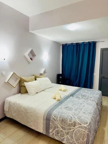 Standard Triple room with city view