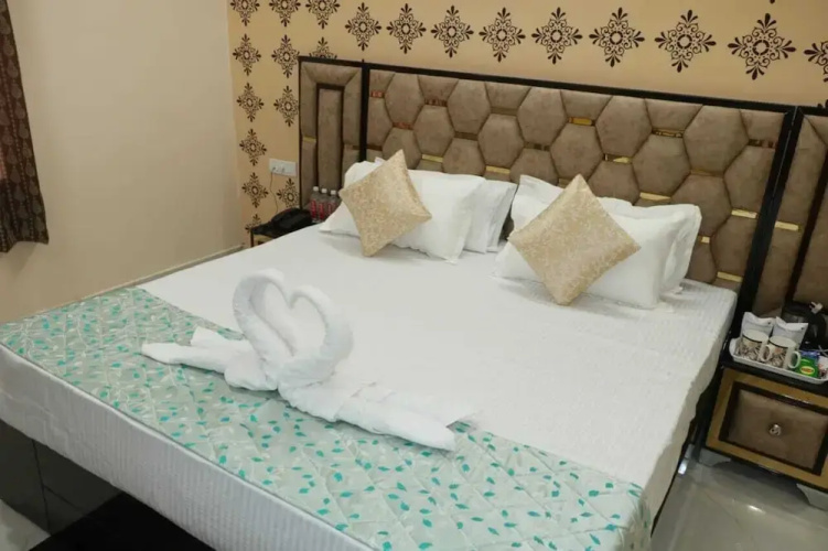 Hotel Chotiwala – 10 Mins from Kashi Vishwanath Temple