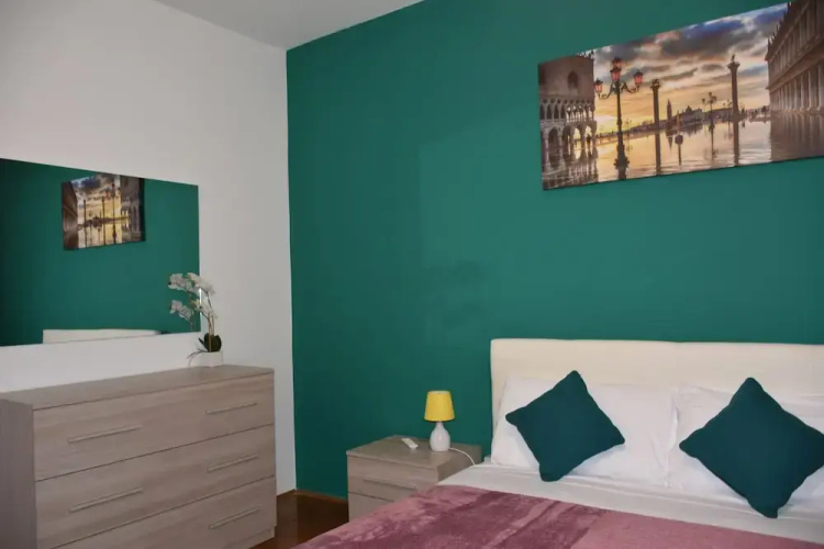 Venice Popular Apartment