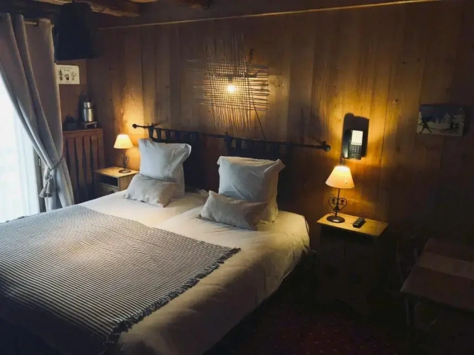 Standard Twin room with mountain view