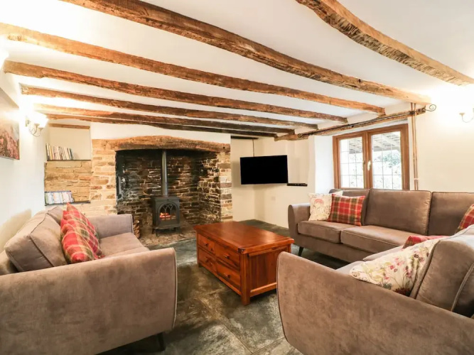 Lower West Curry Farmhouse