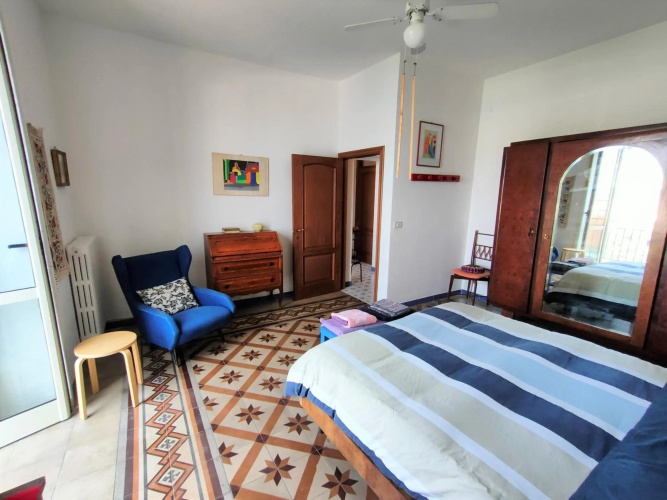 Panoramic Apartment in Villa on The Beach, In Center