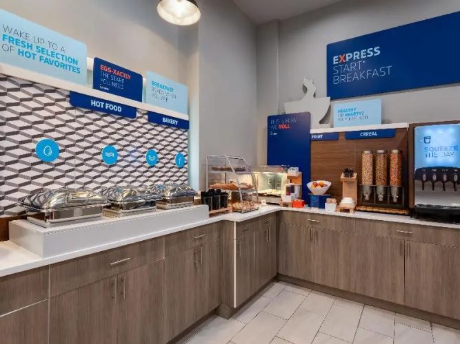 Holiday Inn Express & Suites Bronx - NYC photo 31