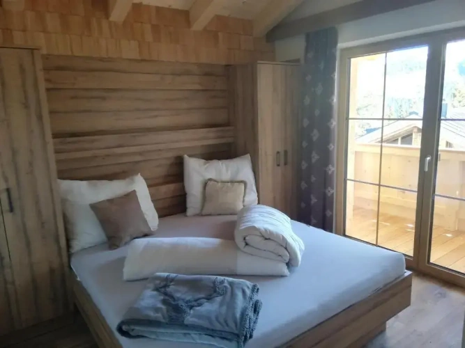 4 Bedrooms Cottage
