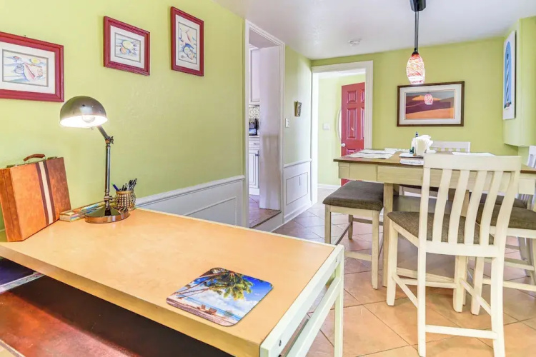< 1/2 Mi to Beach Access + Pier: OBX Getaway