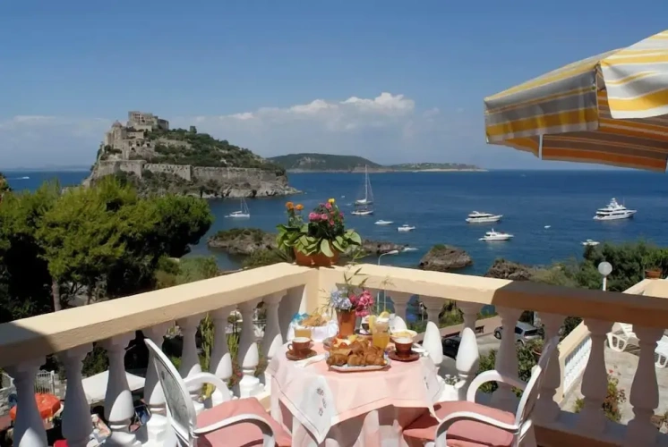 Superior Double room with balcony and with sea view
