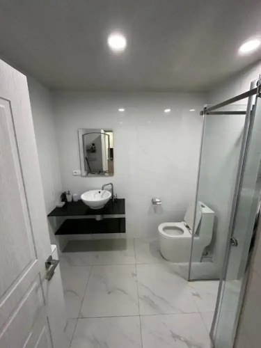 Spacious 1BR Pool & Sauna