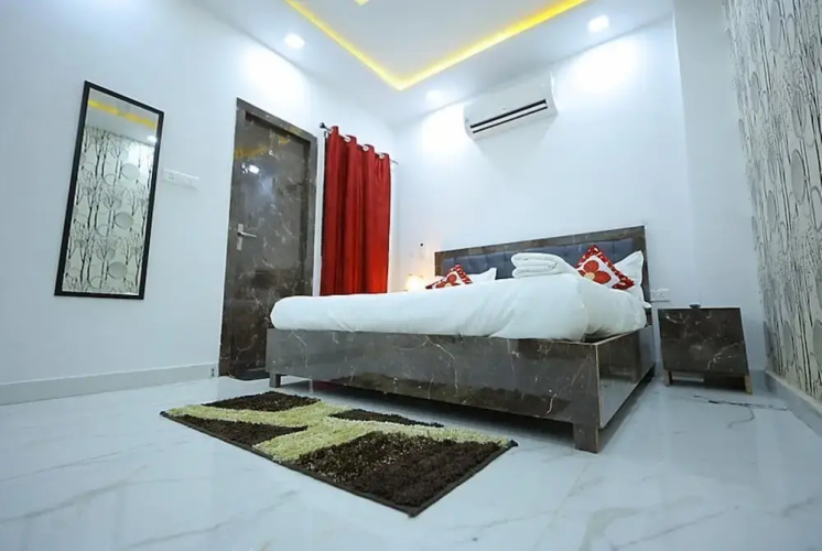 Hotel Rajani Bareilly AC Room