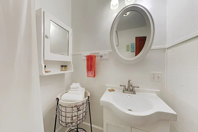 2BR Casa Travis Heights by RedAwning
