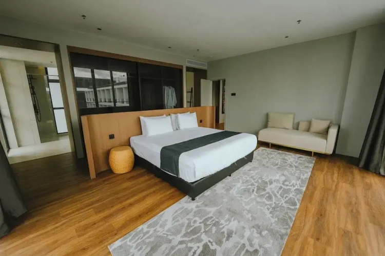 Deluxe Suite with balcony