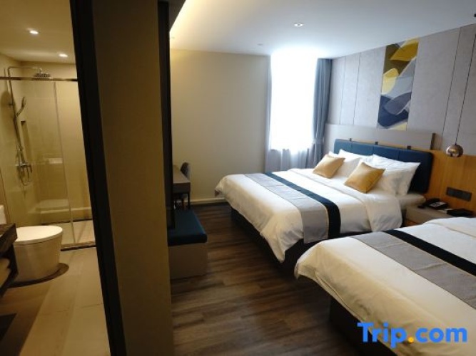 Superior Quadruple room