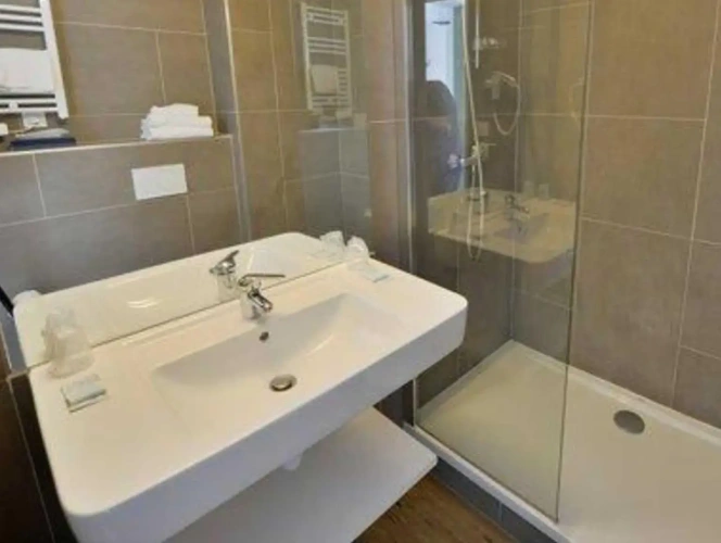 Twin Suite with golf view