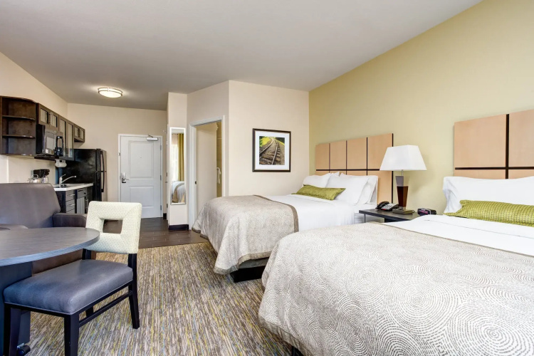 Candlewood Suites Cut Off by IHG