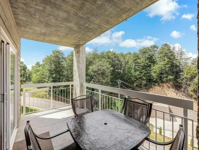Standard Double room with balcony and with mountain view