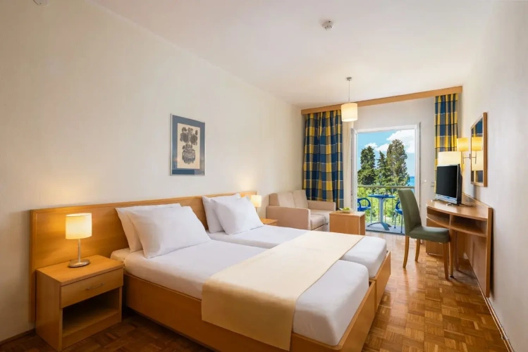Comfort Double room with balcony and with sea view