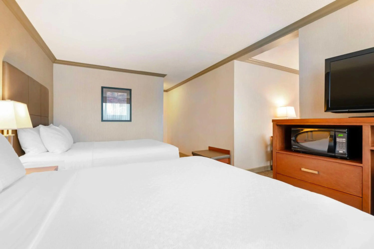 Best Western Plus Barclay Hotel