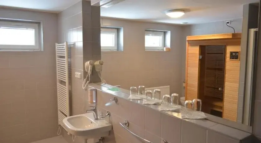 Hotel CESKA FARMA