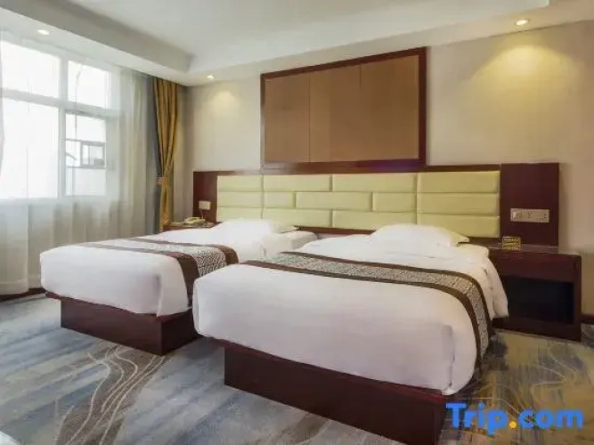 Business Quadruple Suite