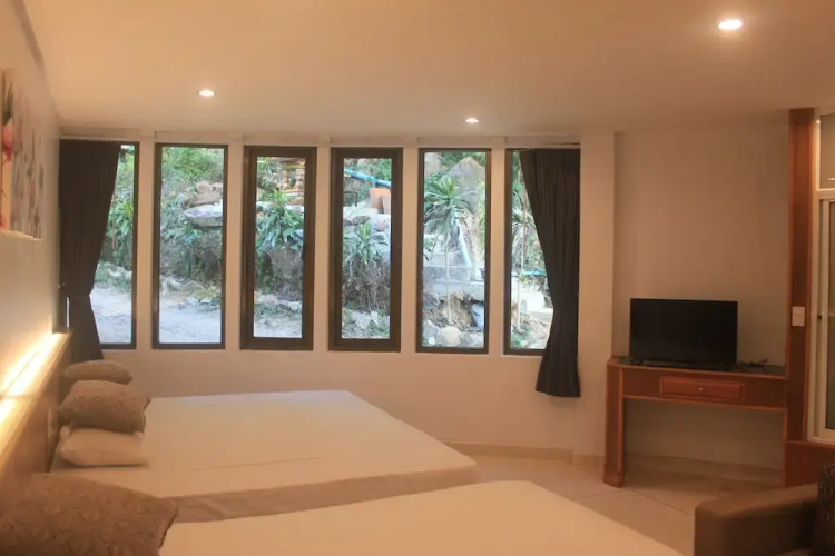 OYO 853 The Grand Koh Chang Hotel