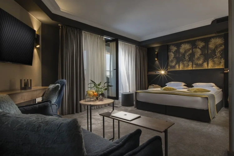 1 Bedroom Suite with balcony and with city view