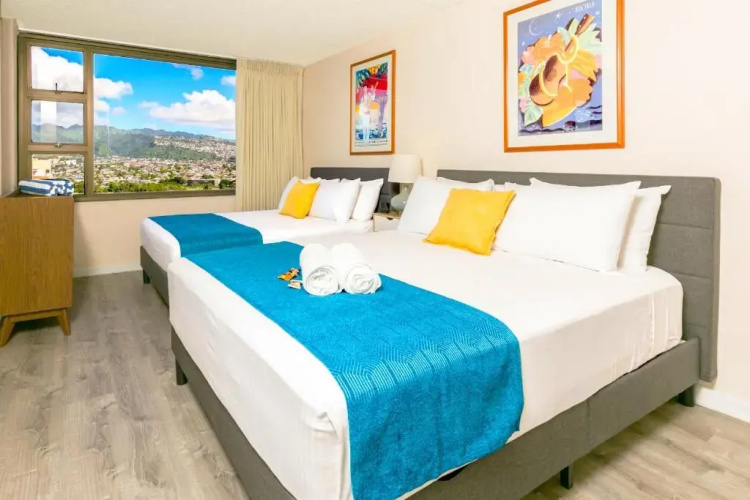18th Floor with Mountain Views - Close to Beach - WiFi, Parking