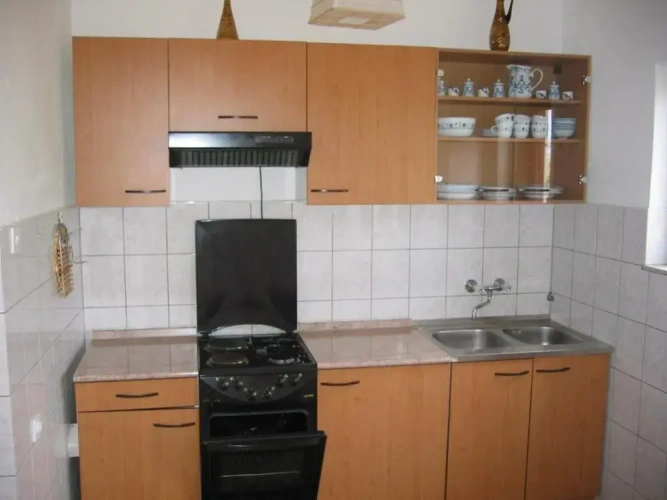 3 Bedrooms Apartment