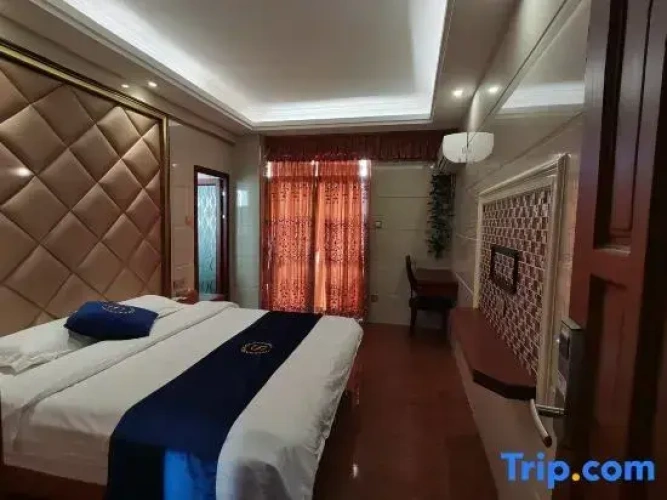 3 Bedrooms Deluxe Suite with balcony and with view