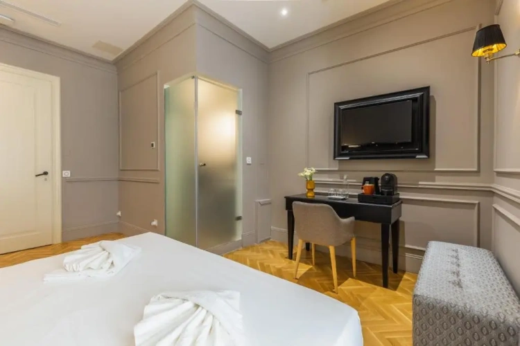Deluxe Double room with balcony